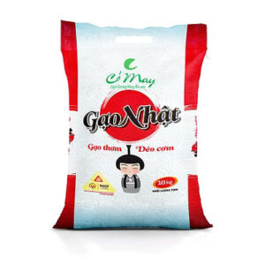 Quy cách đóng gói: Túi PP tráng màng OPP 2 mặt theo quy chuẩn 10kg x 5túi. ​ Đặc tính sản phẩm: Hạt gạo to tròn, dẻo dai cơm và có độ kết dính nhất định. ​ Vùng nguyên liệu: Các tỉnh ven biển đồng bằng sông Mekong. ​ Quy trình chế biến và bảo quản: Sau khi thu hoạch, lúa nguyên liệu sẽ được đưa về nhà máy Cỏ May xử lý nhằm cho ra những hạt gạo Nhật chất lượng, sau đó sẽ đưa qua quá trình đóng gói thành phẩm để gửi đến khách hàng. ​ Quy trình đóng gói: Gạo thành phẩm được đóng vào túi PP tráng màng OPP 2 mặt đảm bảo chất lượng an toàn thực phẩm.